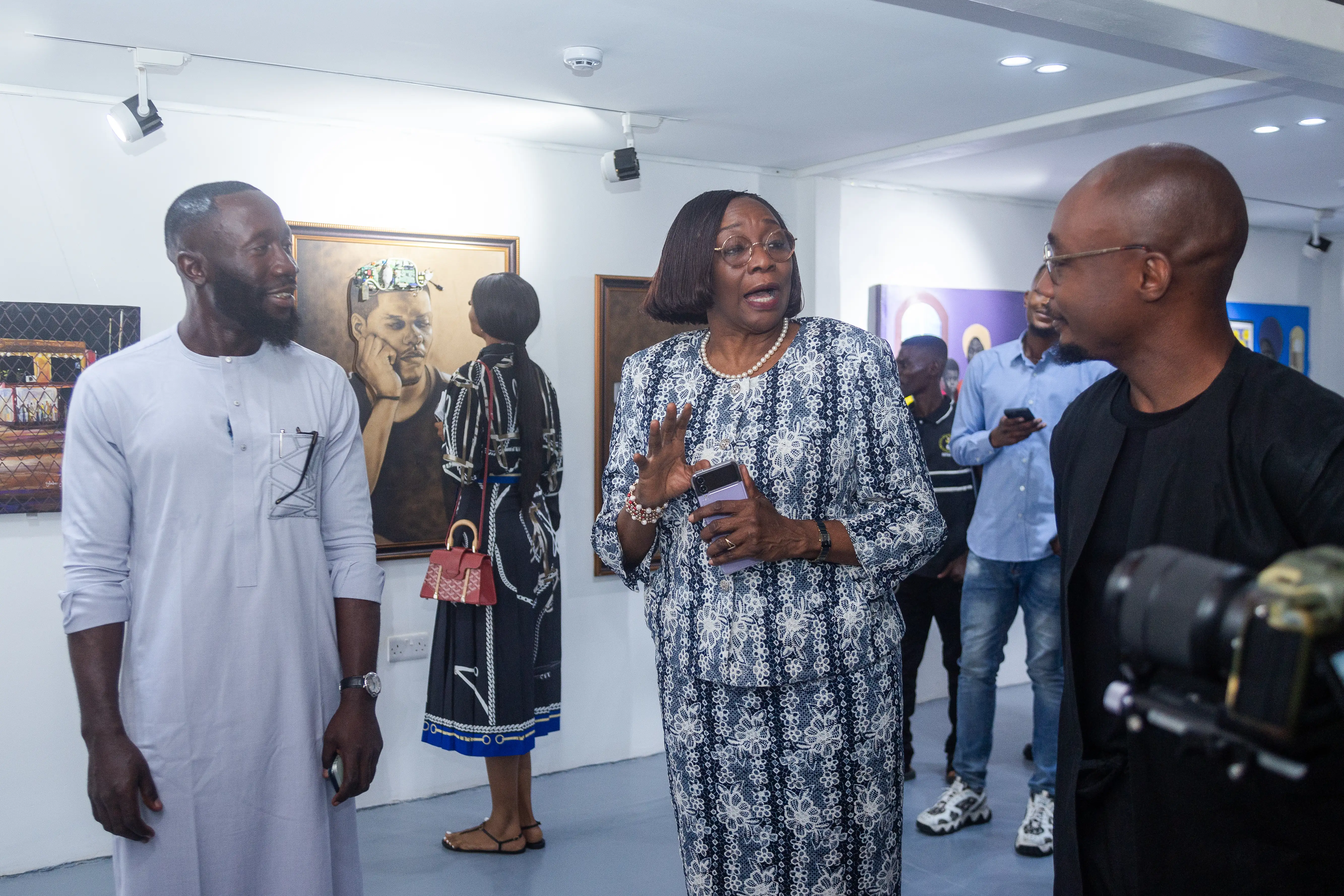 Vibrant Art Gallery Experience